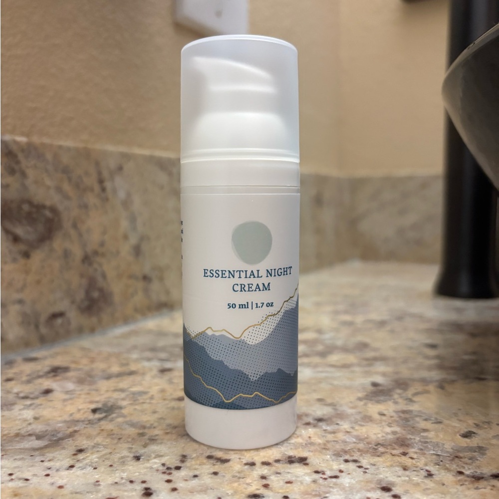 Essential Night Cream Anti-Aging Moisturizer